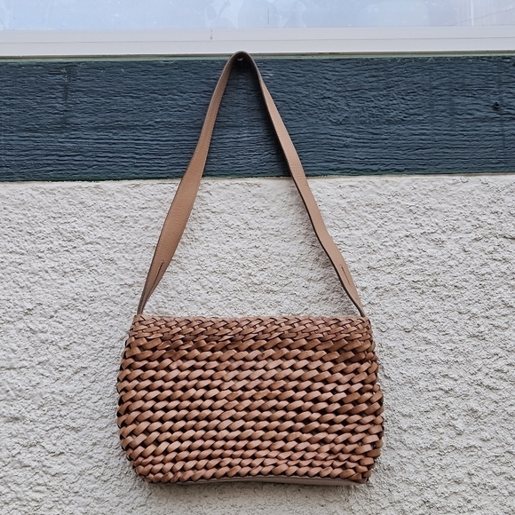Fossil tan woven leather shoulder bag - Picture 2 of 6